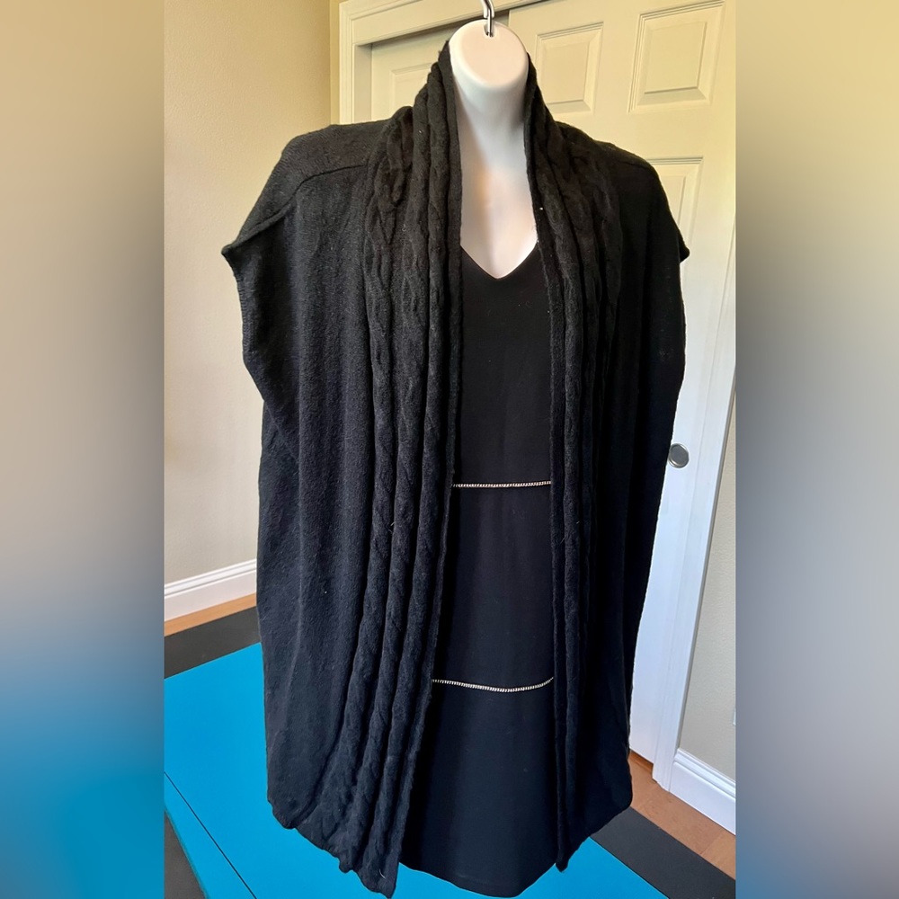 Long cardigan w/short sleeves - black NWT